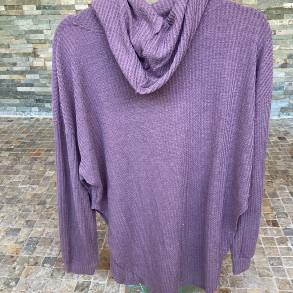 SHEIN CURVE CURVED HEM LIGHT WEIGHT PULLOVER 2X - Picture 4 of 4